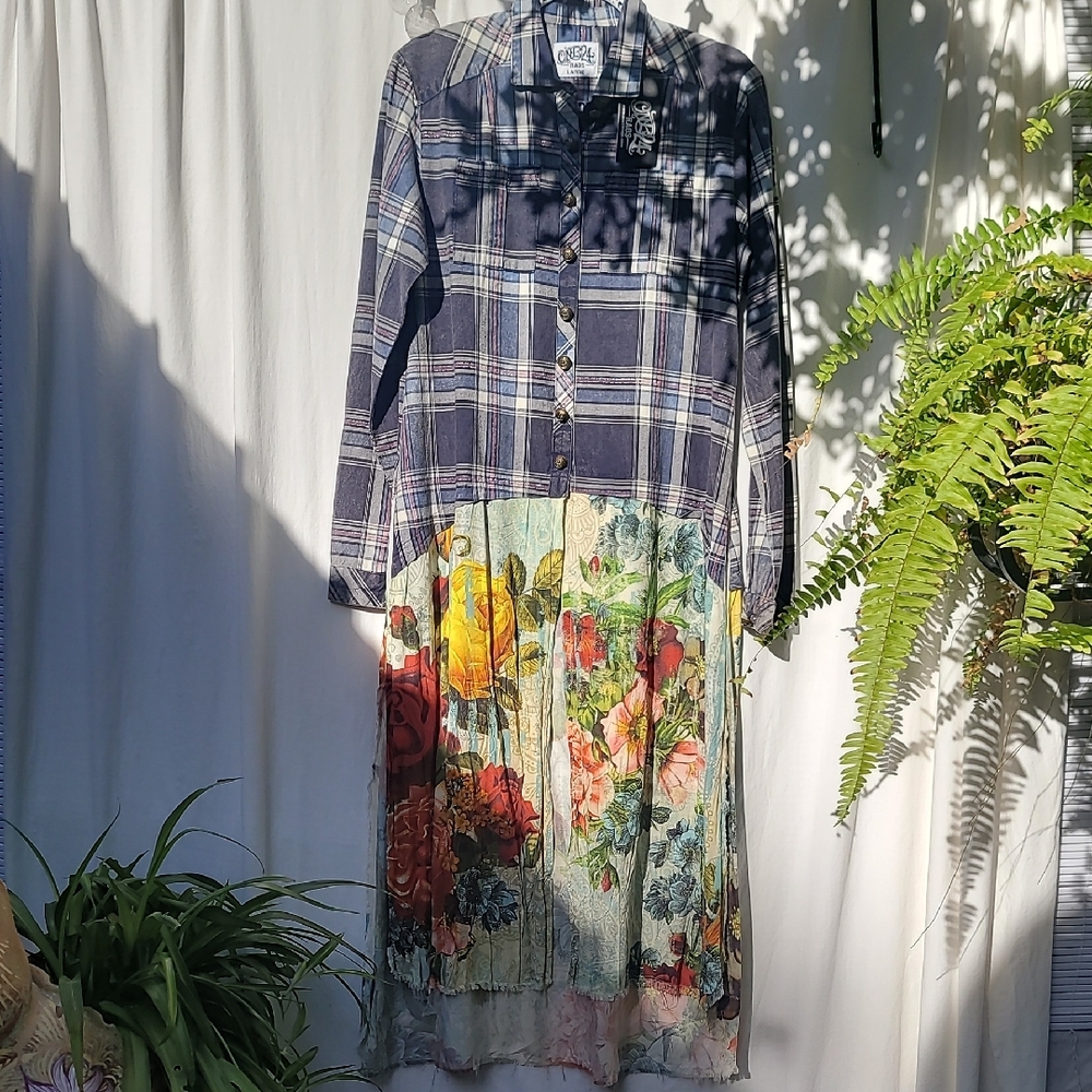 ONE 24 RAGS Button Down DUSTER SIZE LARGE- Blue and Pink FLORAL AND PLAID